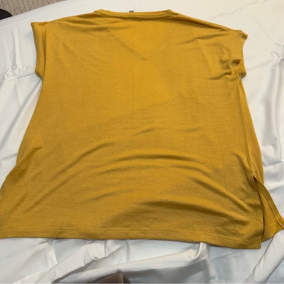 Orvis Golden Yellow Sleeveless Top Size Medium - Picture 2 of 7